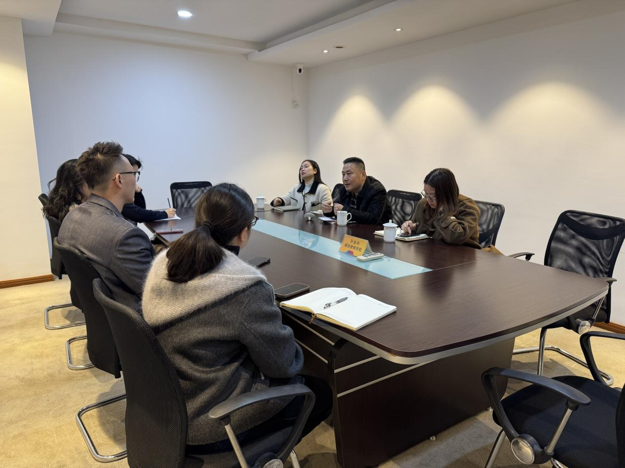 上塘街道总工会调研 钱江商城、水晶城工会工作