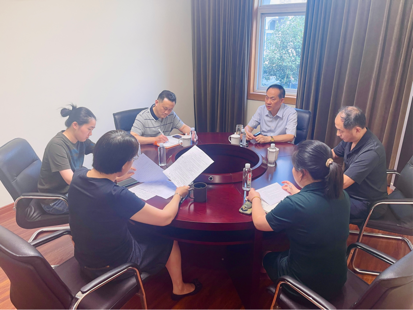 把脉市场动态，明确未来发展方向——董事长一行赴超凡国际进出口贸易有限公司调研