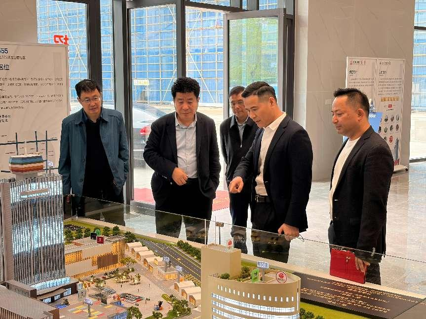 安徽广播电视台台长吴文胜一行 莅临355创意社区调研指导